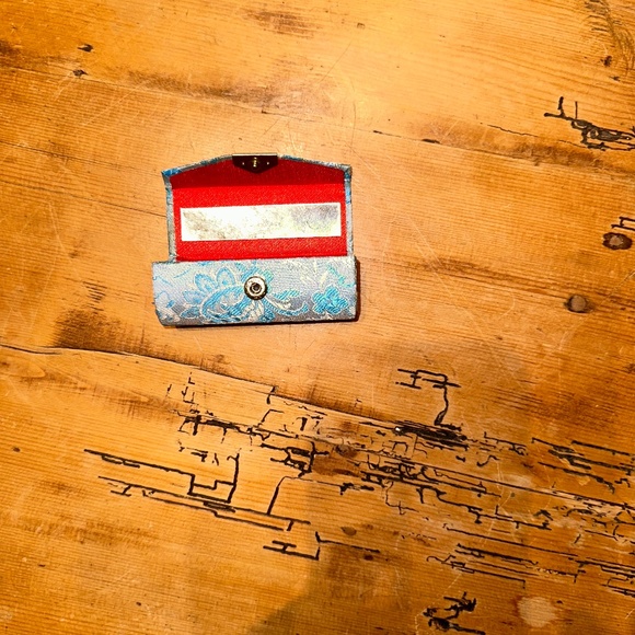 Vintage Lipstick Case - Picture 3 of 3